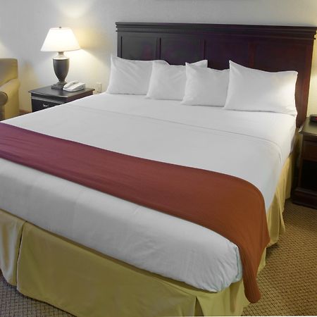 Holiday Inn Express Hotel & Suites Lucedale By Ihg Pokoj fotografie